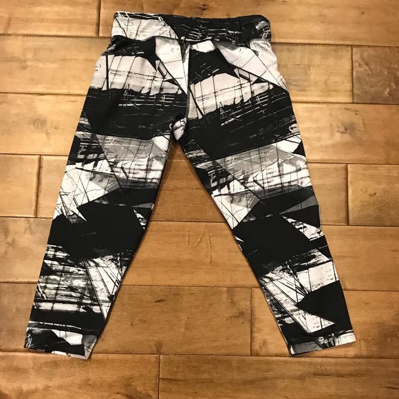 ADIDAS CROPPED LEGGINGS - Picture 2 of 4